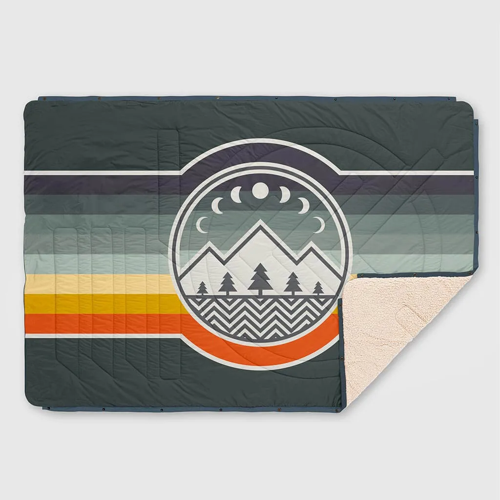 Voited Cloudtouch Fleece Blanket - Camp Vibes Green Gabel